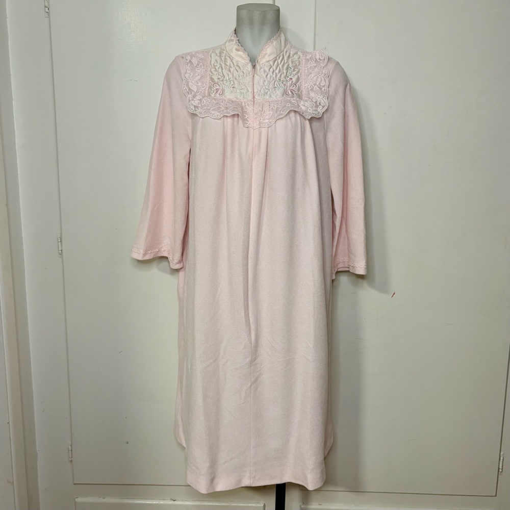 Vintage 80s Pink Fleece Lace Ruffle Trim Long Sleeve Night gown House Dress